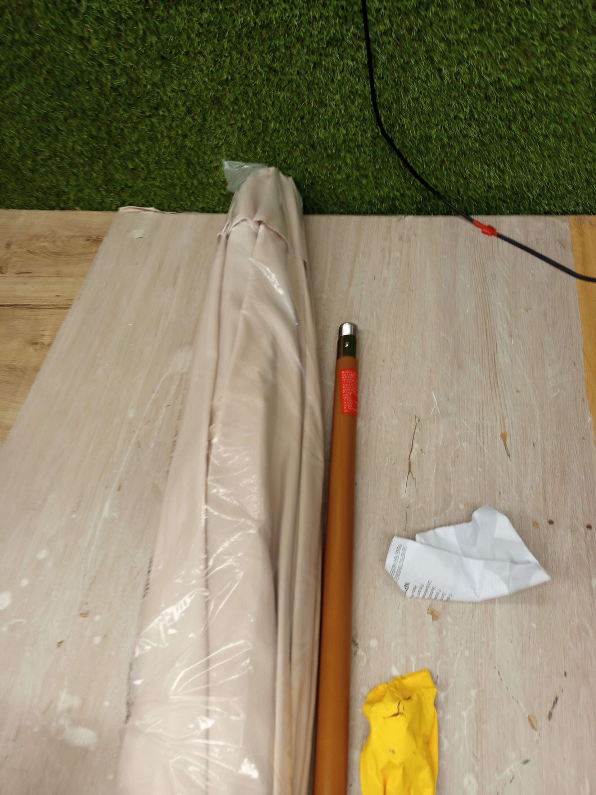 Costway Sombrilla de madera inclinable - Imagen 4