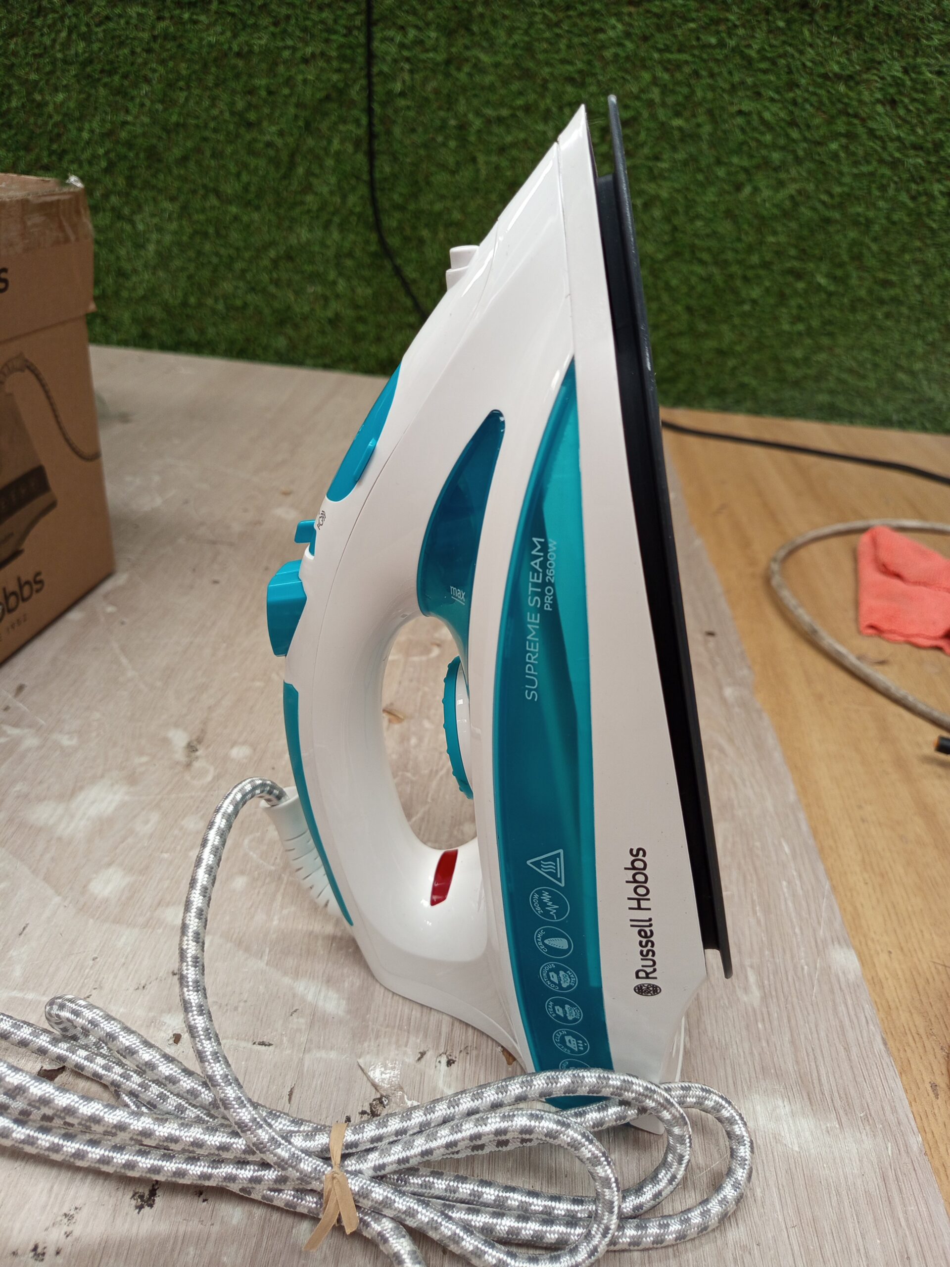 Russell Hobbs Plancha de Vapor Steam Glide Pro - Imagen 3