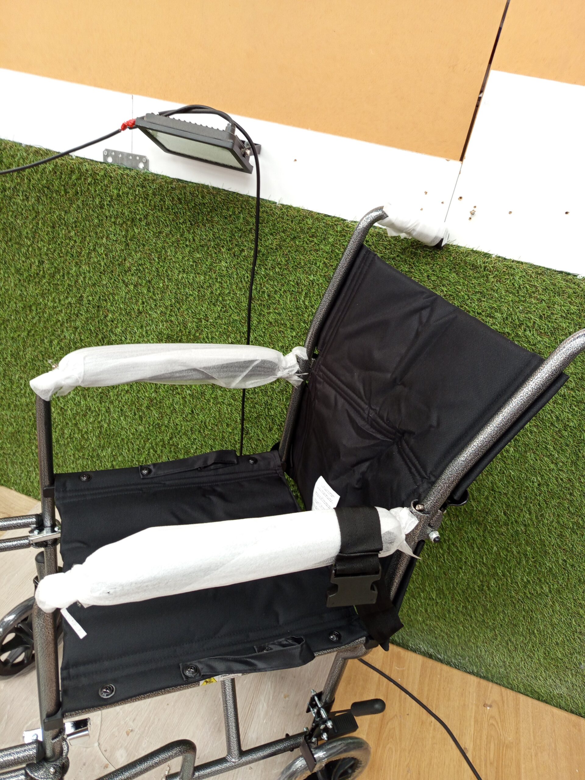 Silla de Ruedas Estrecha para Casa - Imagen 5
