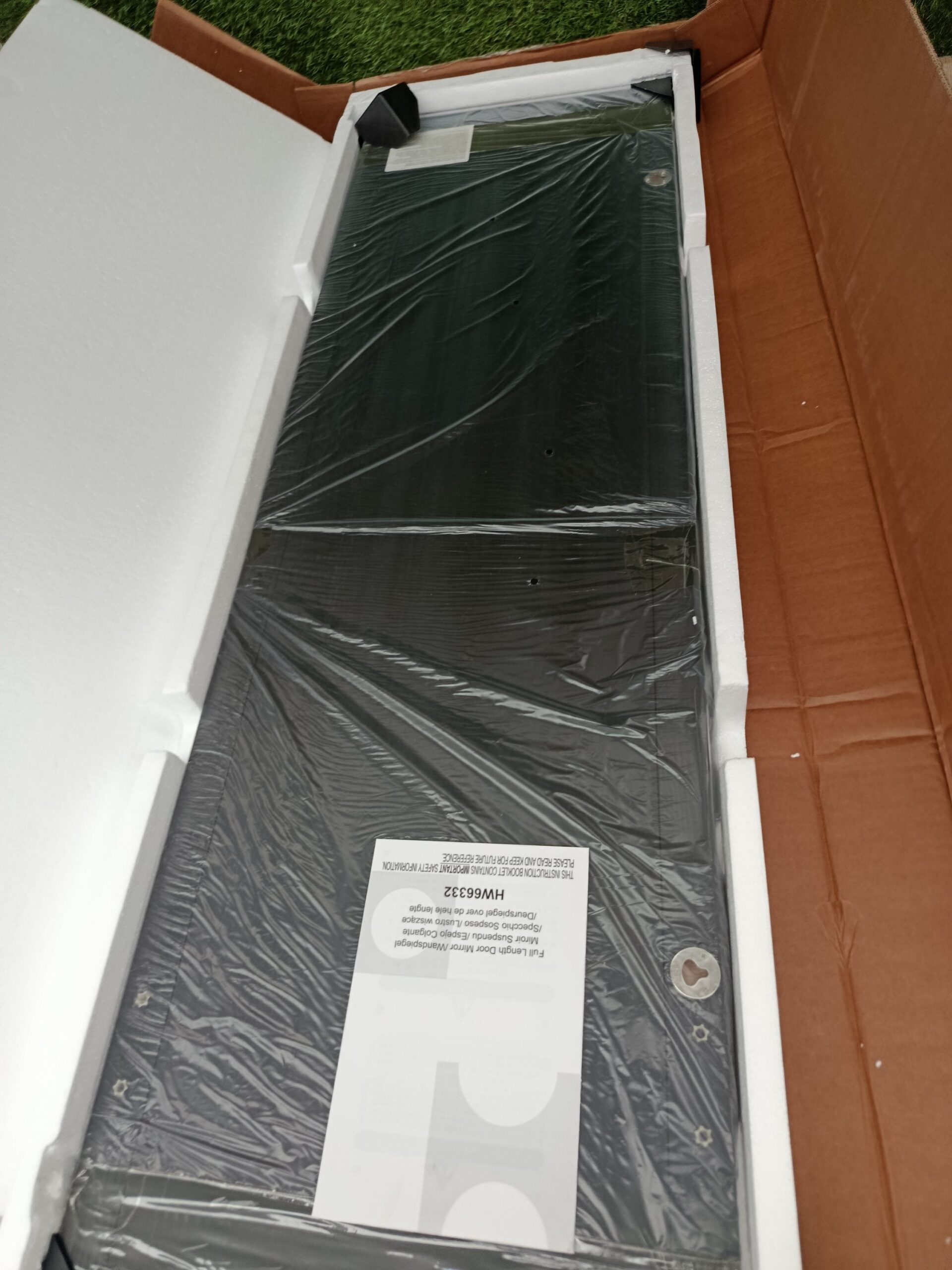 Espejo de pared rectangular con marco negro COSTWAY HW66332BK - Imagen 3