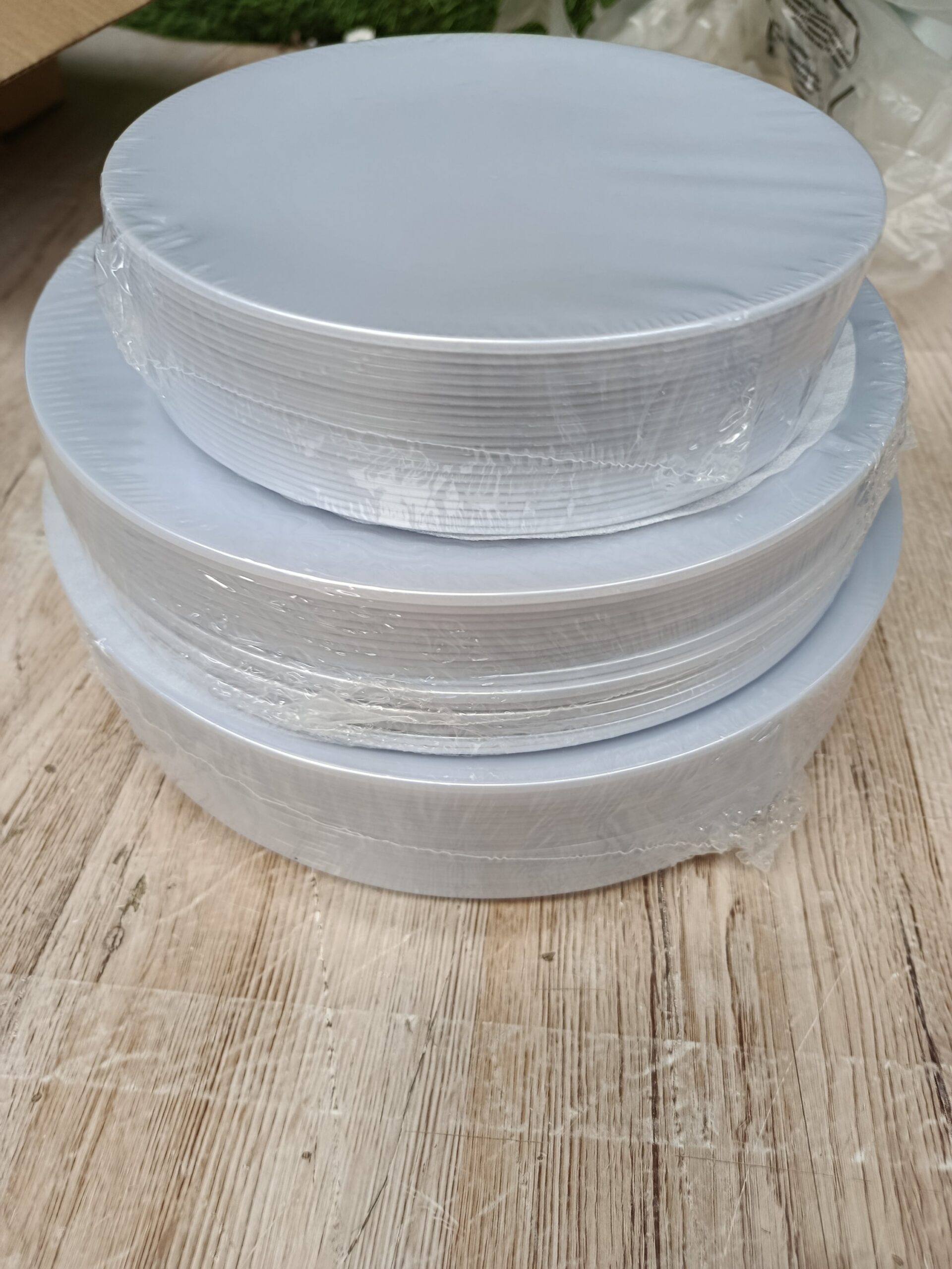 JUEGO DE PLATOS Y COBIERTOS DESECHABLES - Imagen 5