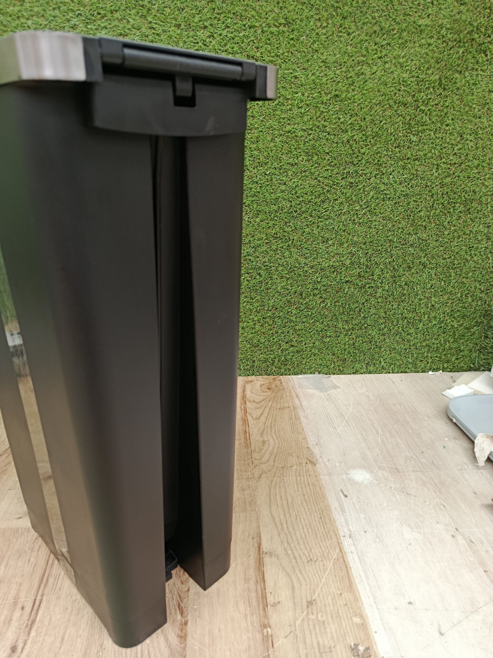 EKO Hana Cubo de basura delgado de 30 litros con pedal - Imagen 6