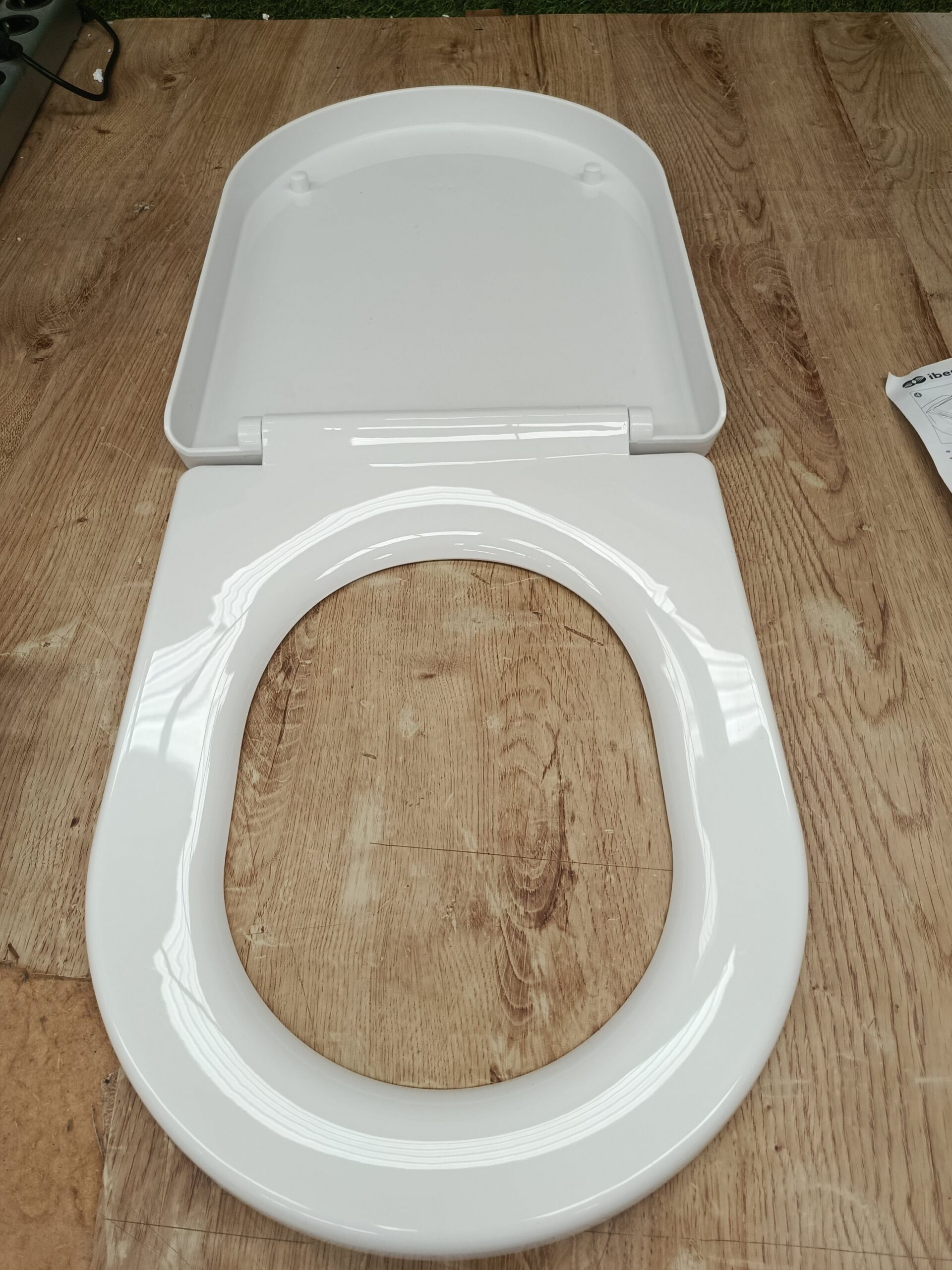 Tapa WC Forma D con Cierre Suave - Imagen 4