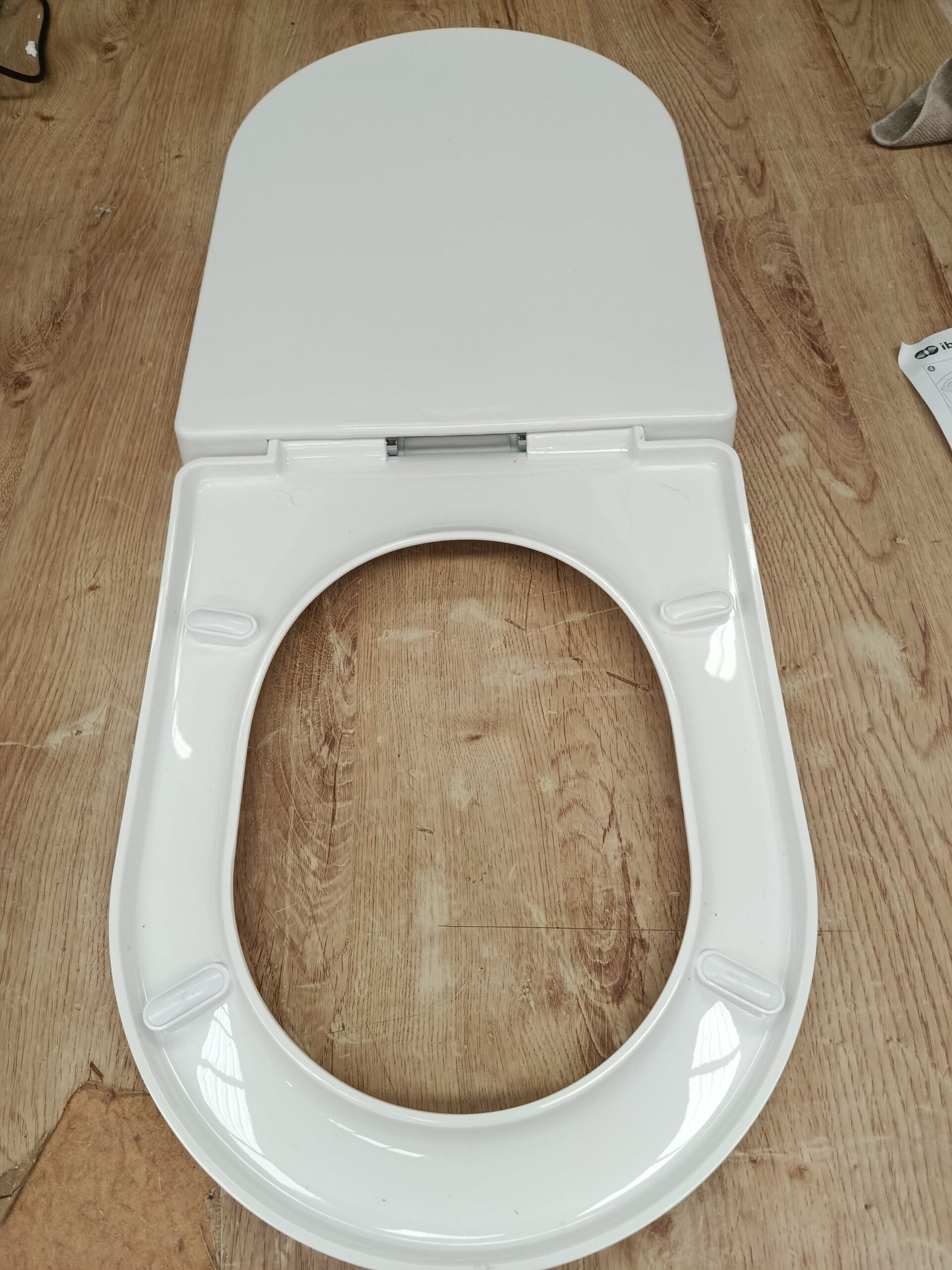 Tapa WC Forma D con Cierre Suave - Imagen 5