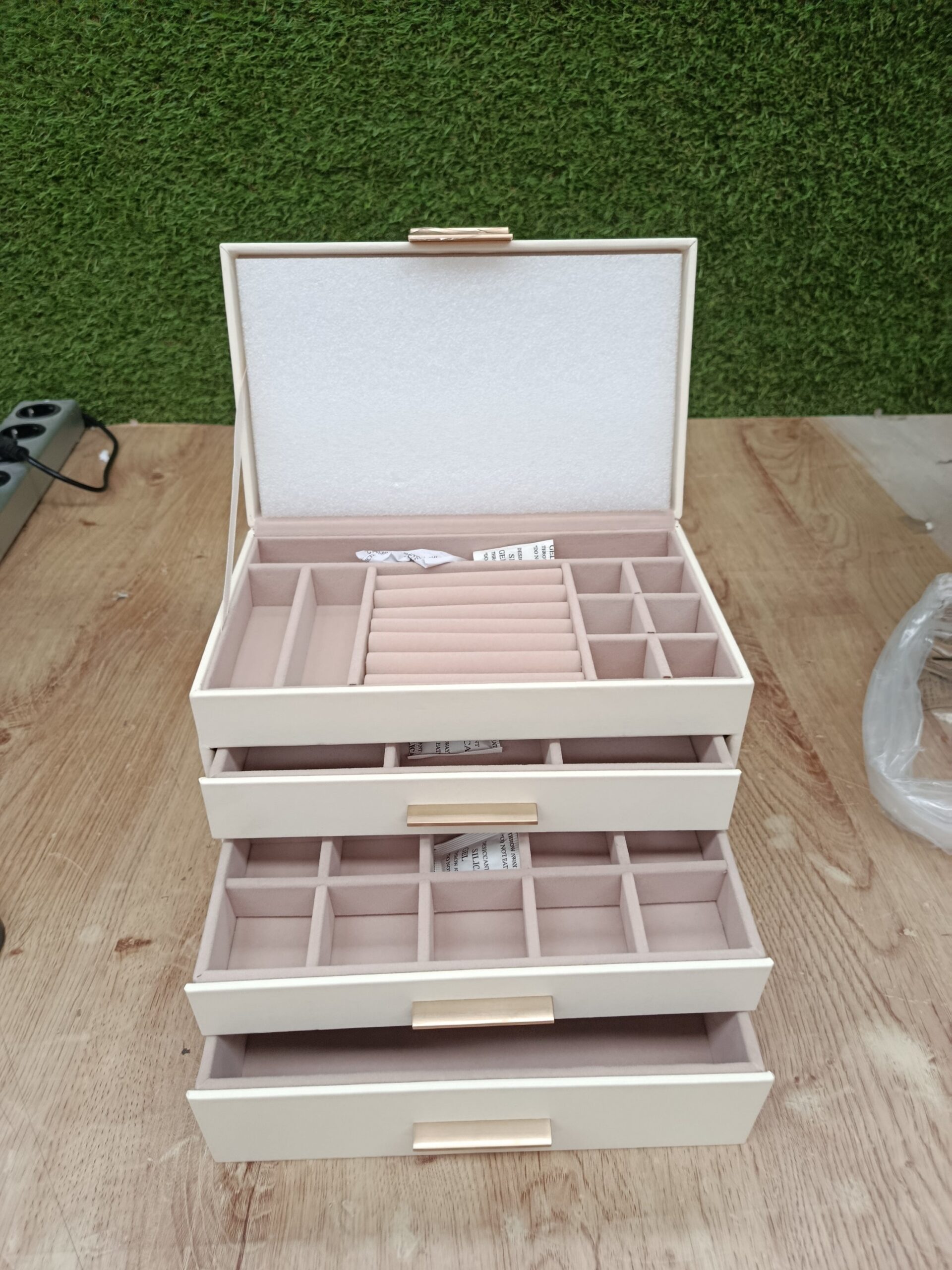 SONGMICS JBC161W01 Caja Joyero de 4 Niveles Blanco Nube y Dorado - Imagen 5