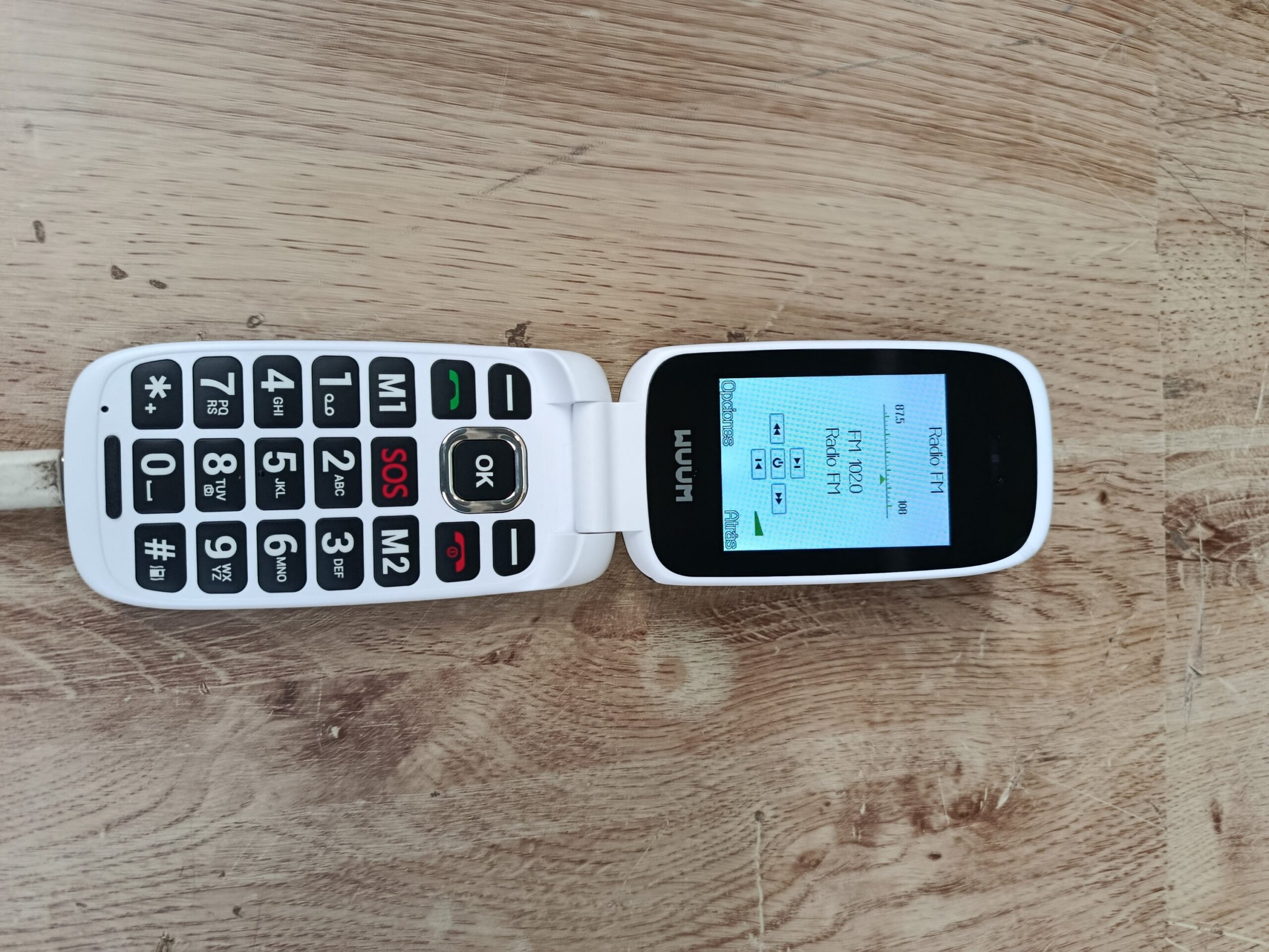 WUUM Clap – Teléfono Móvil de Tapa con Doble Pantalla - Imagen 4