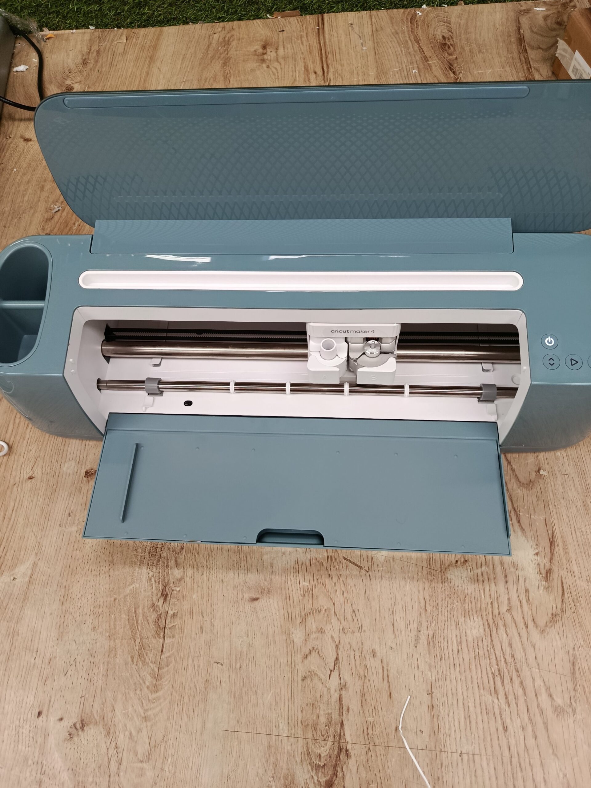 Cricut Maker 4 Paquete Esencial - Imagen 3