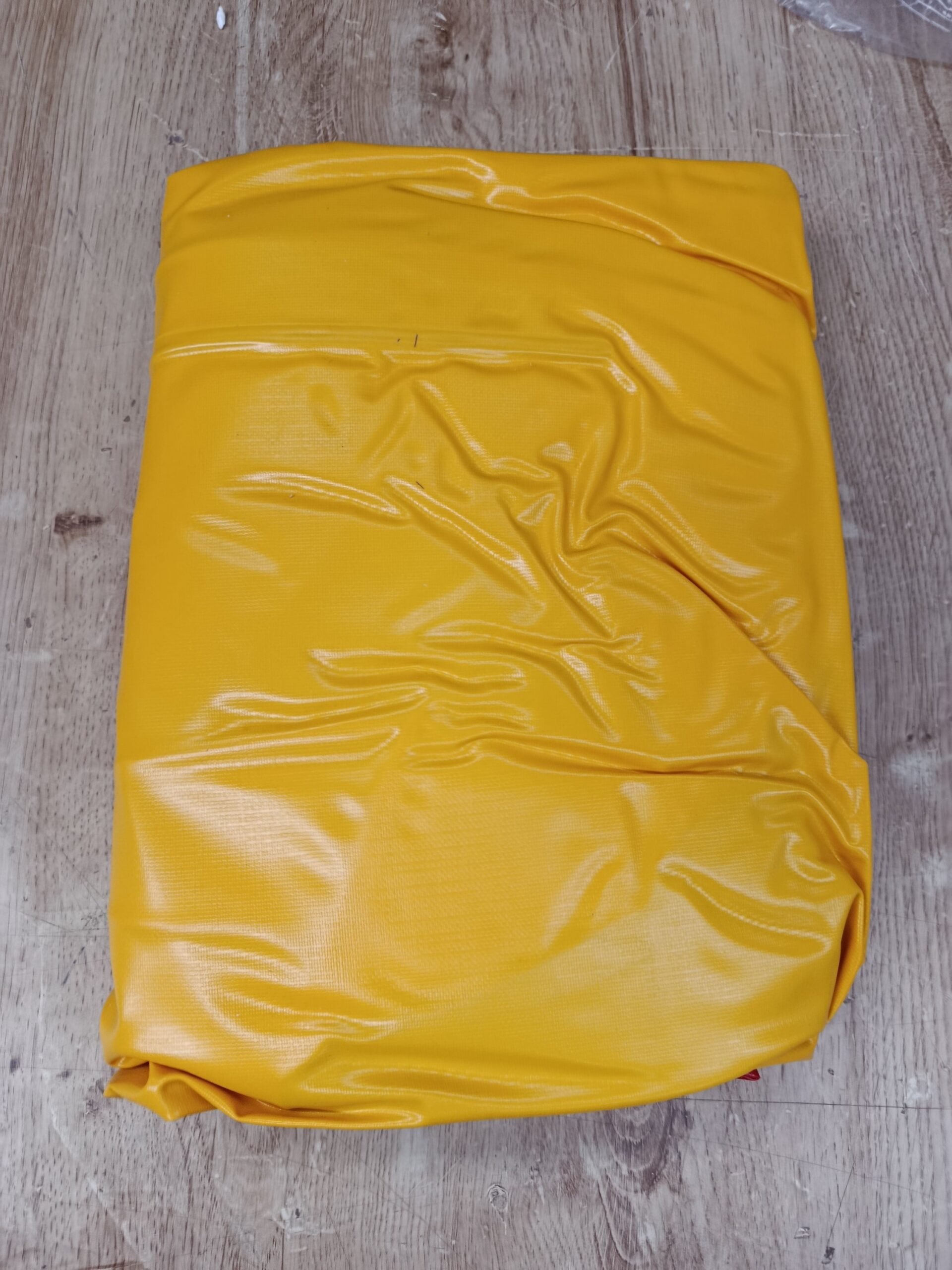 Silla inflable tipo puf Intex Air Furniture Azul Rojo Amarillo - Imagen 2
