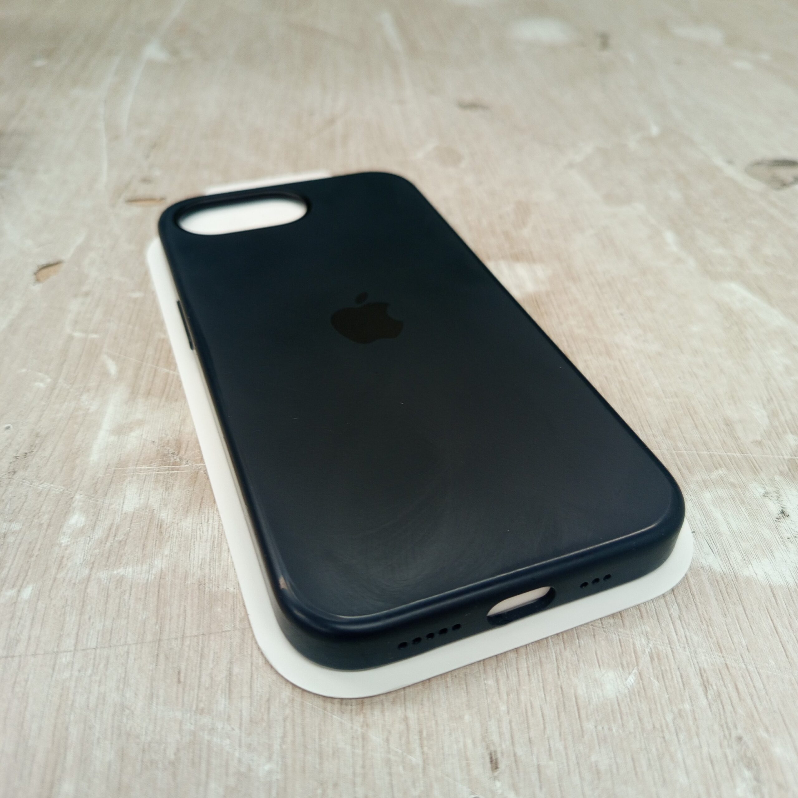 Funda de Silicona - iPhone 16e - Apple - Imagen 4