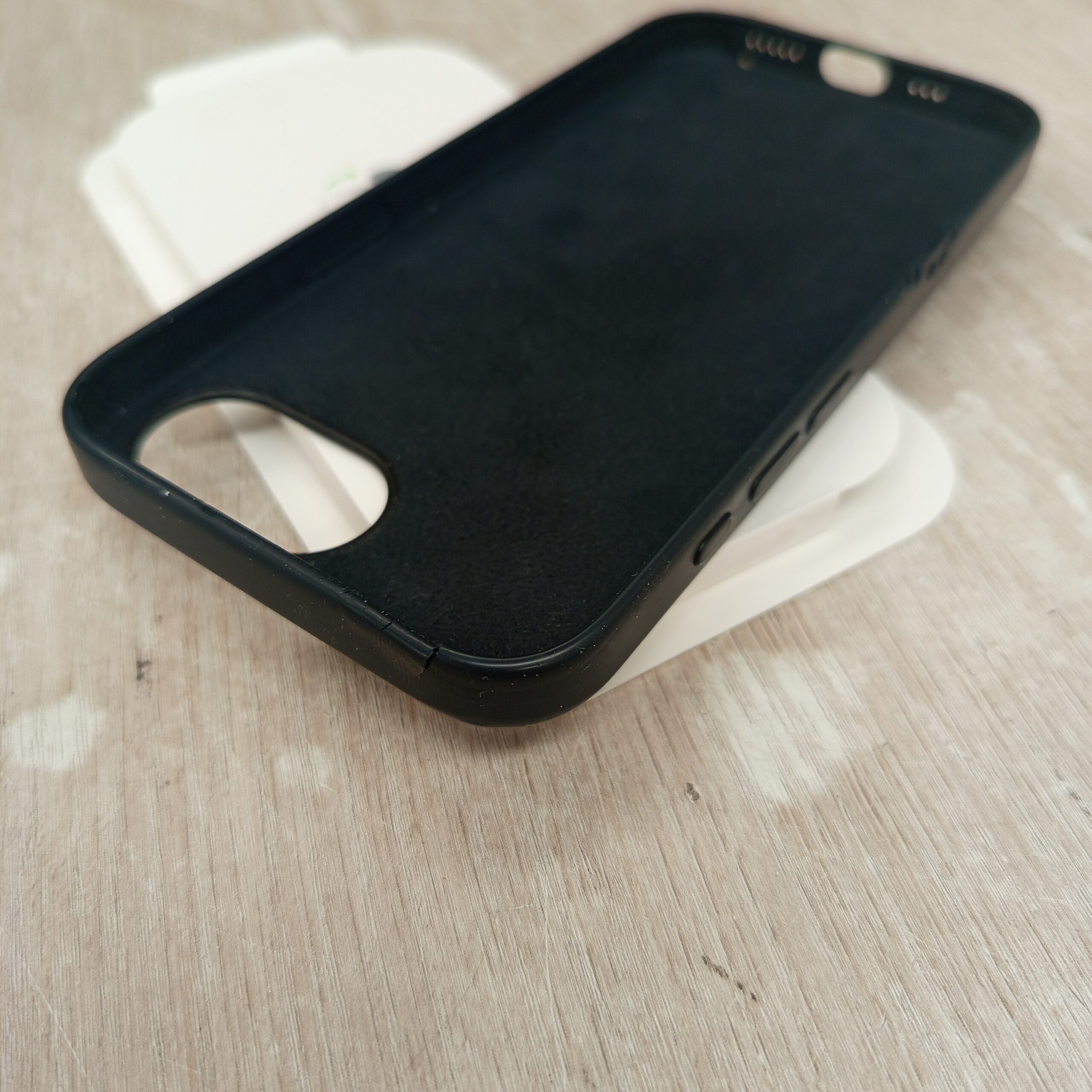 Funda de Silicona - iPhone 16e - Apple - Imagen 6