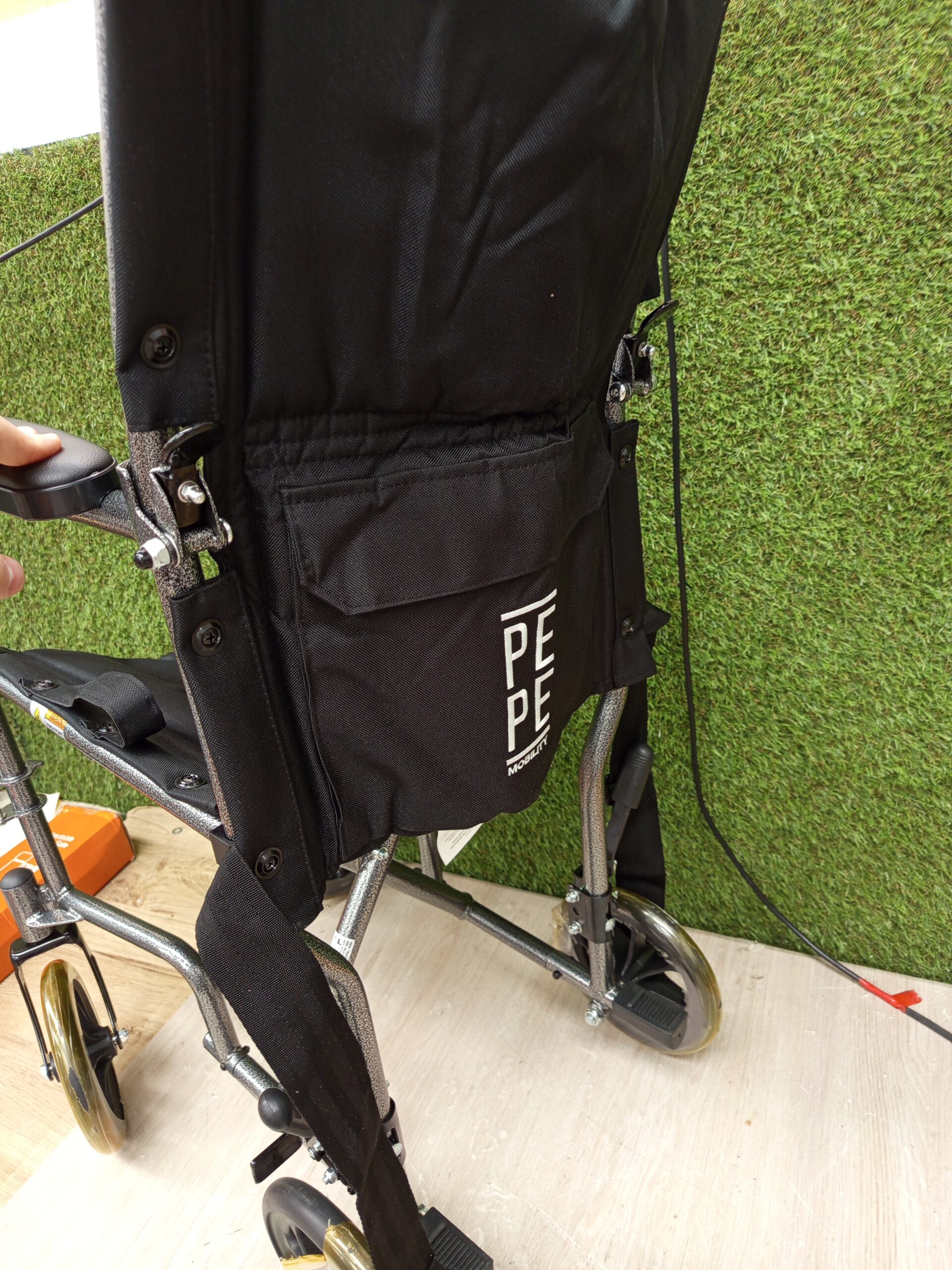 Silla de ruedas estrecha. Asiento 38 cm - Imagen 4