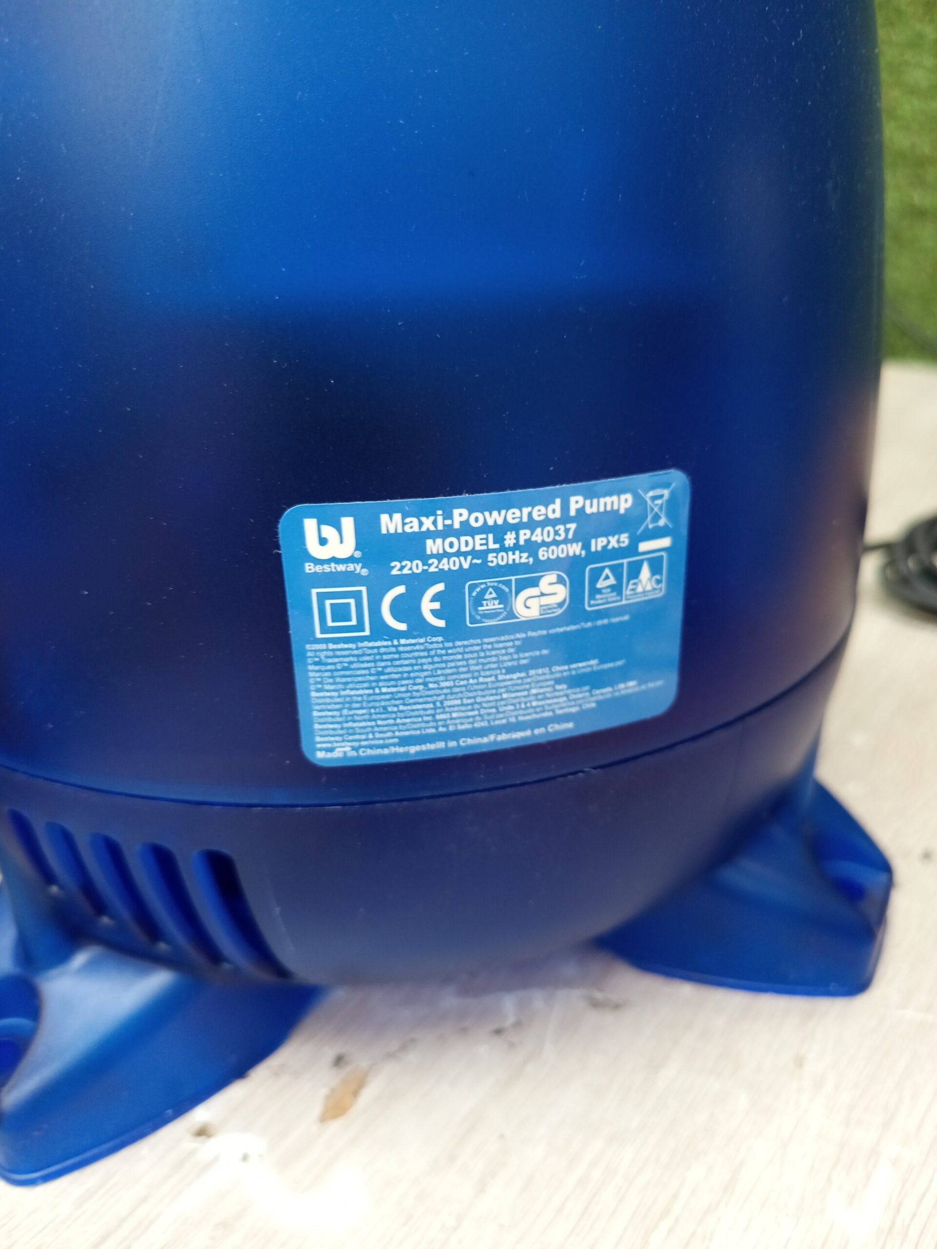 Bomba y soplador Lay-Z-Spa Bestway tipo huevo - Imagen 3