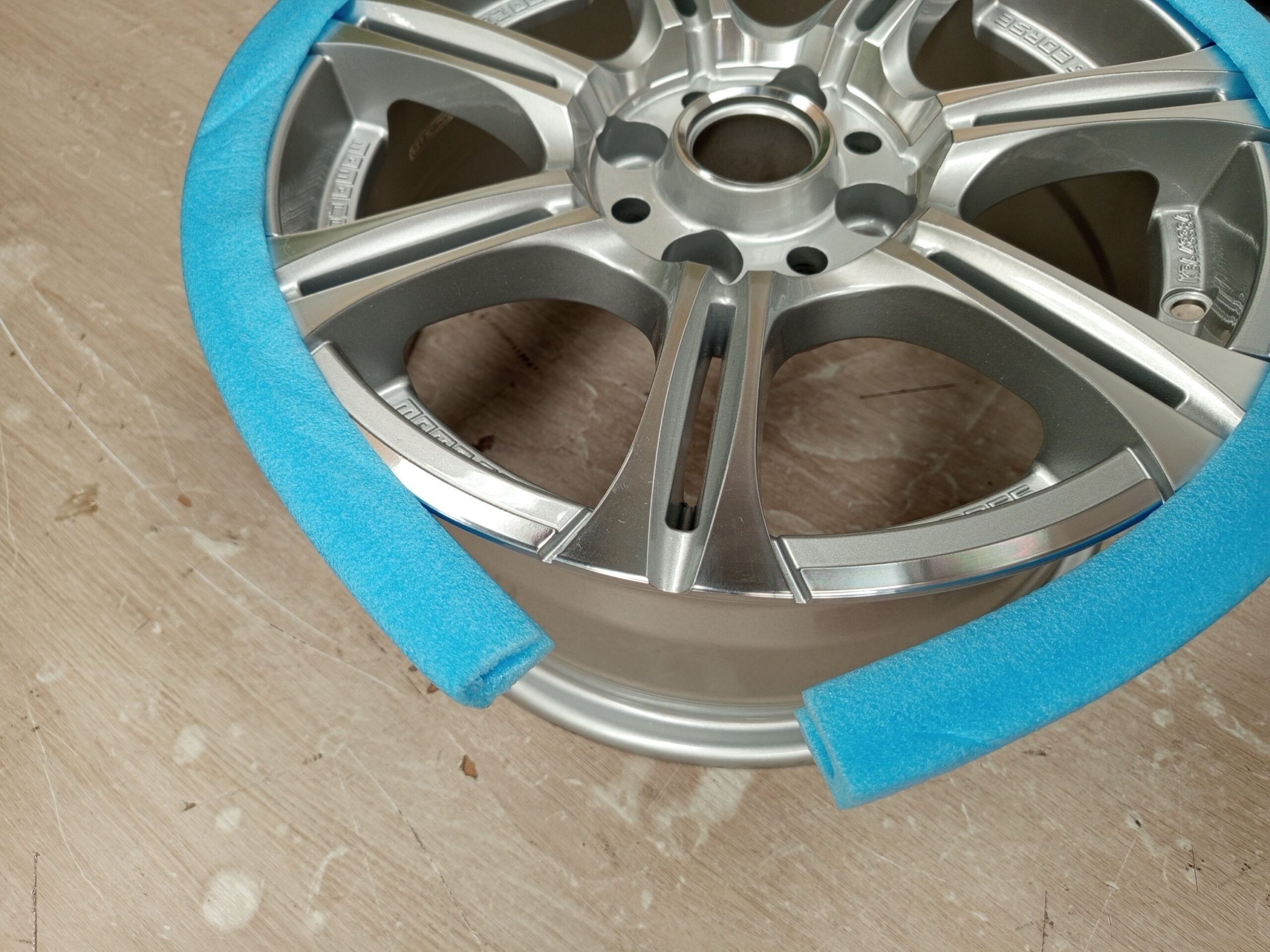 Lanta de Aleación / Llantas de Aluminio (PCD 108) - Imagen 2