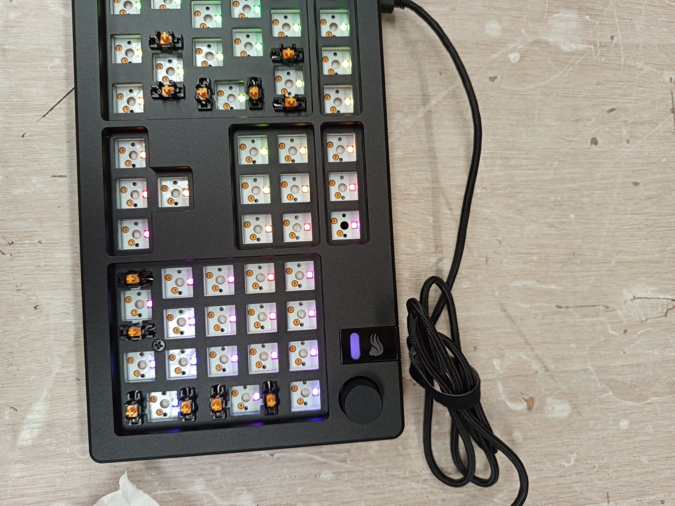GLORIOUS GMMK 3 Pro Full Size Barebones - Imagen 4
