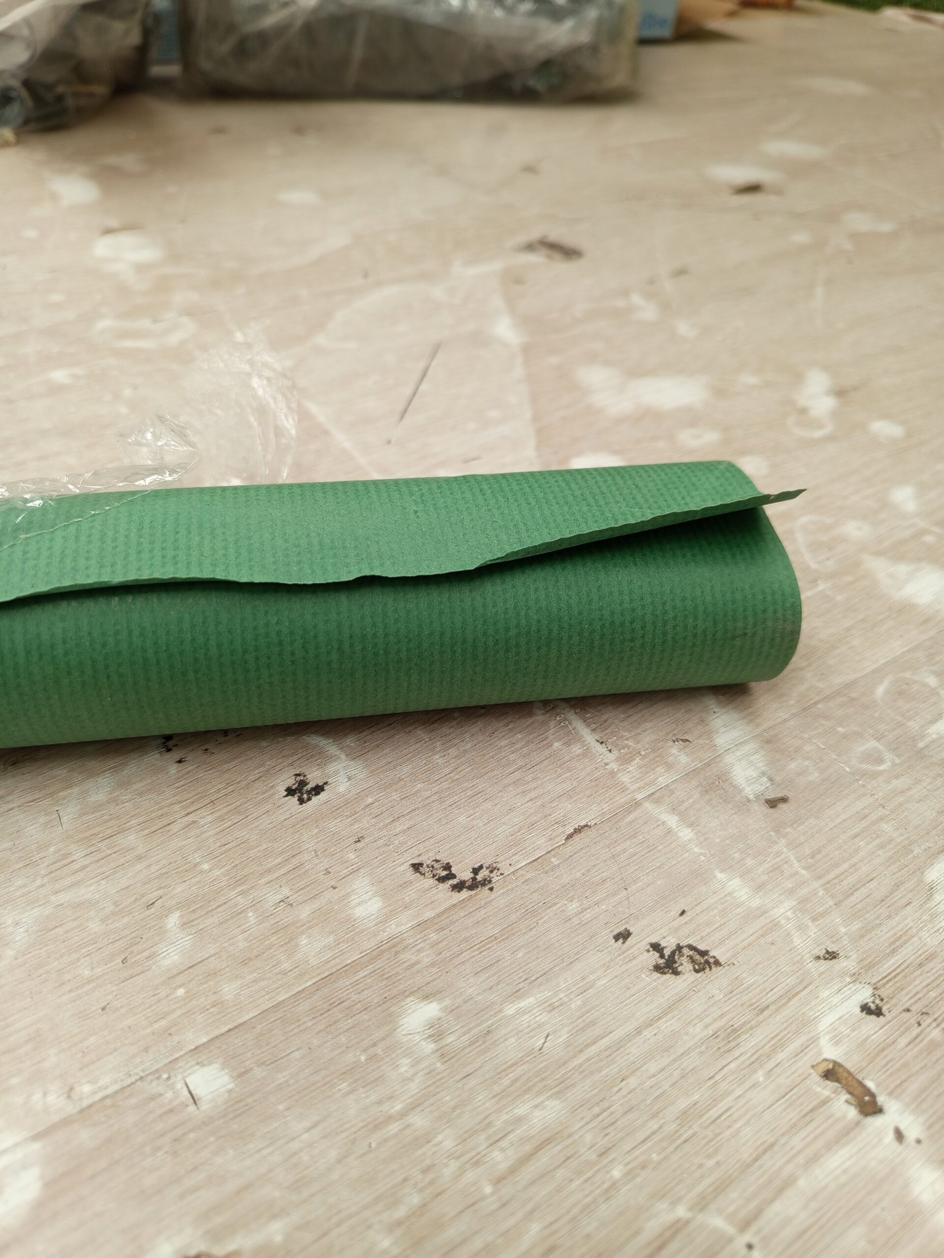 Rollo de papel de regalo Clairefontaine verde oscuro - Imagen 6