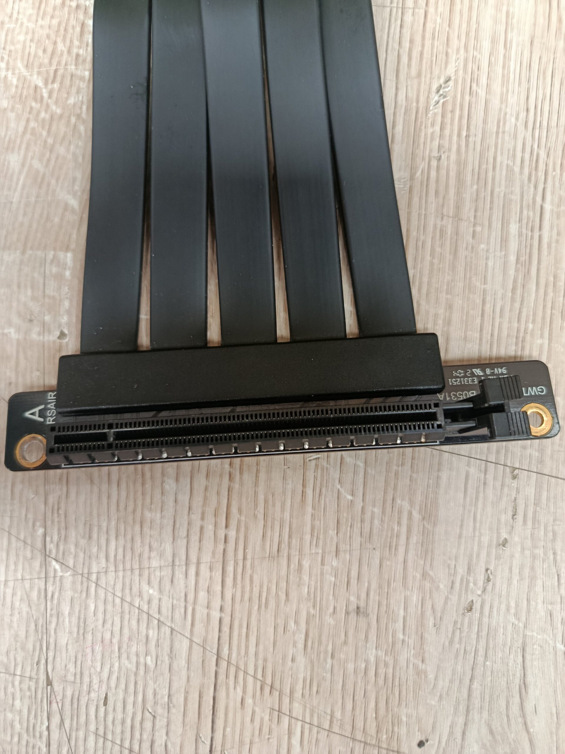 CORSAIR CABLE DE EXTENSION PCIe 4.0 x16 Premium 300 mm - Imagen 5
