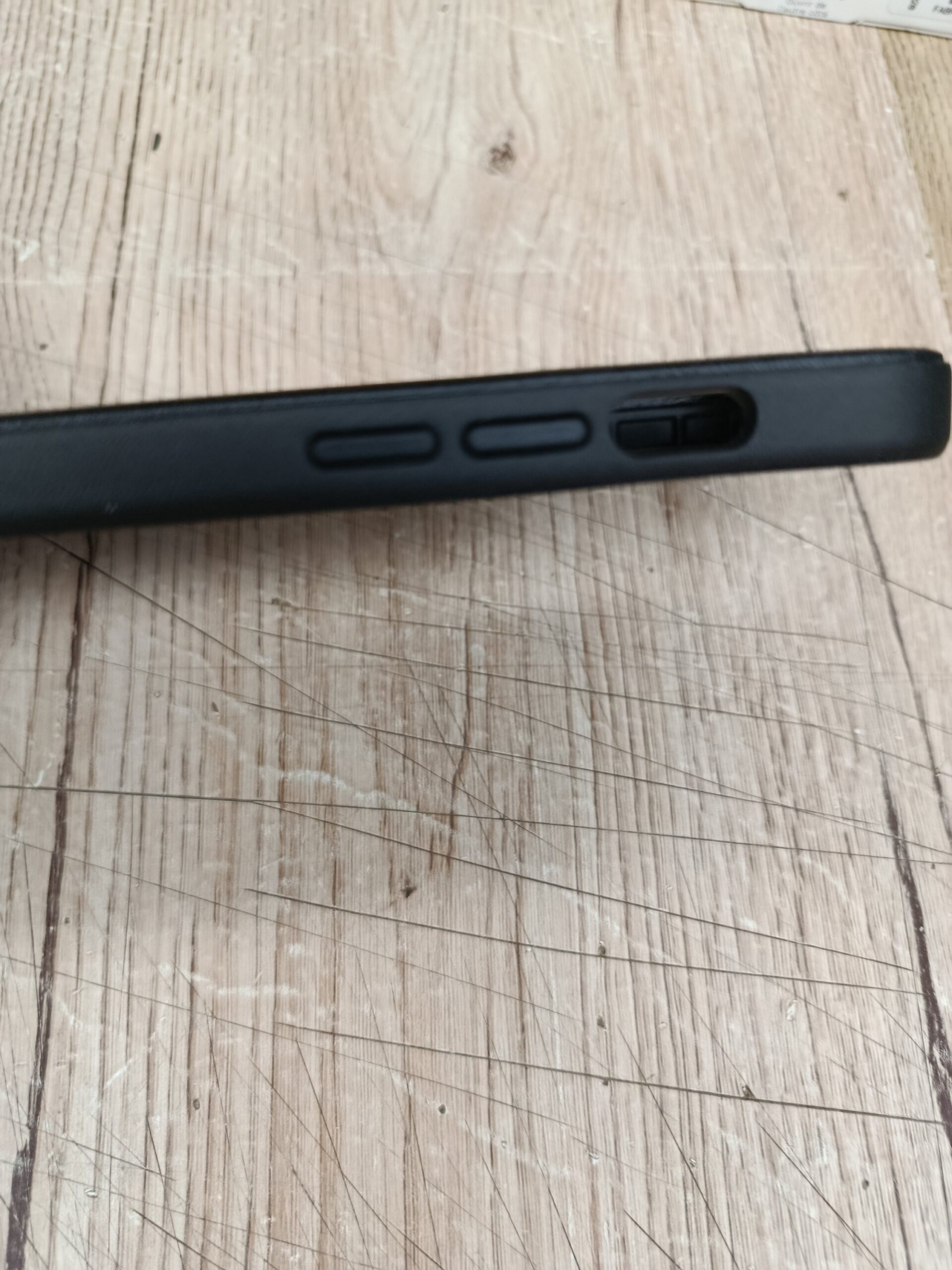 FUNDA PROTECTORA MAGSAFE NEGRA PARA IPHONE - Imagen 4