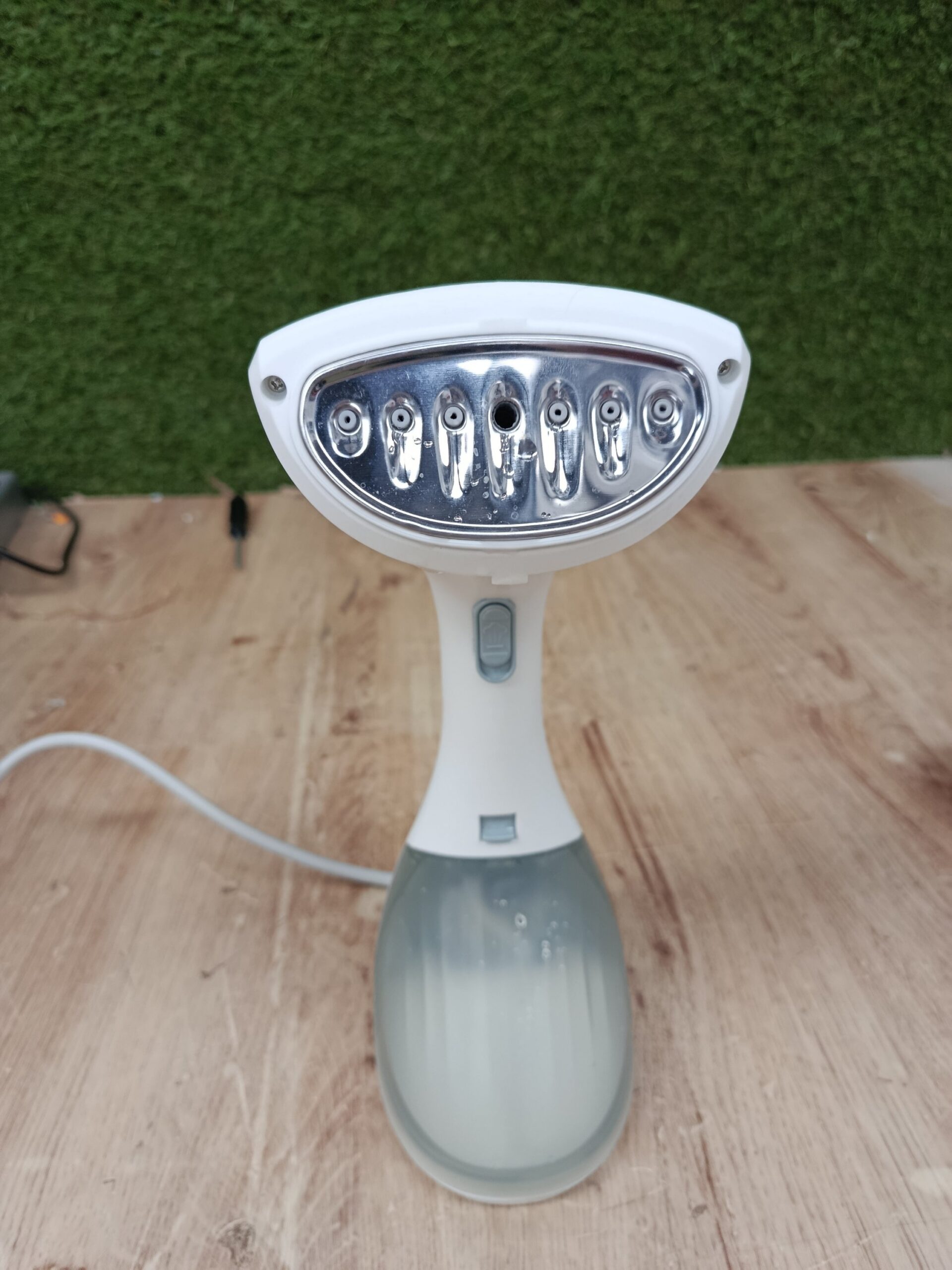 AROEVE Plancha Vertical Vapor 1300W - Imagen 3