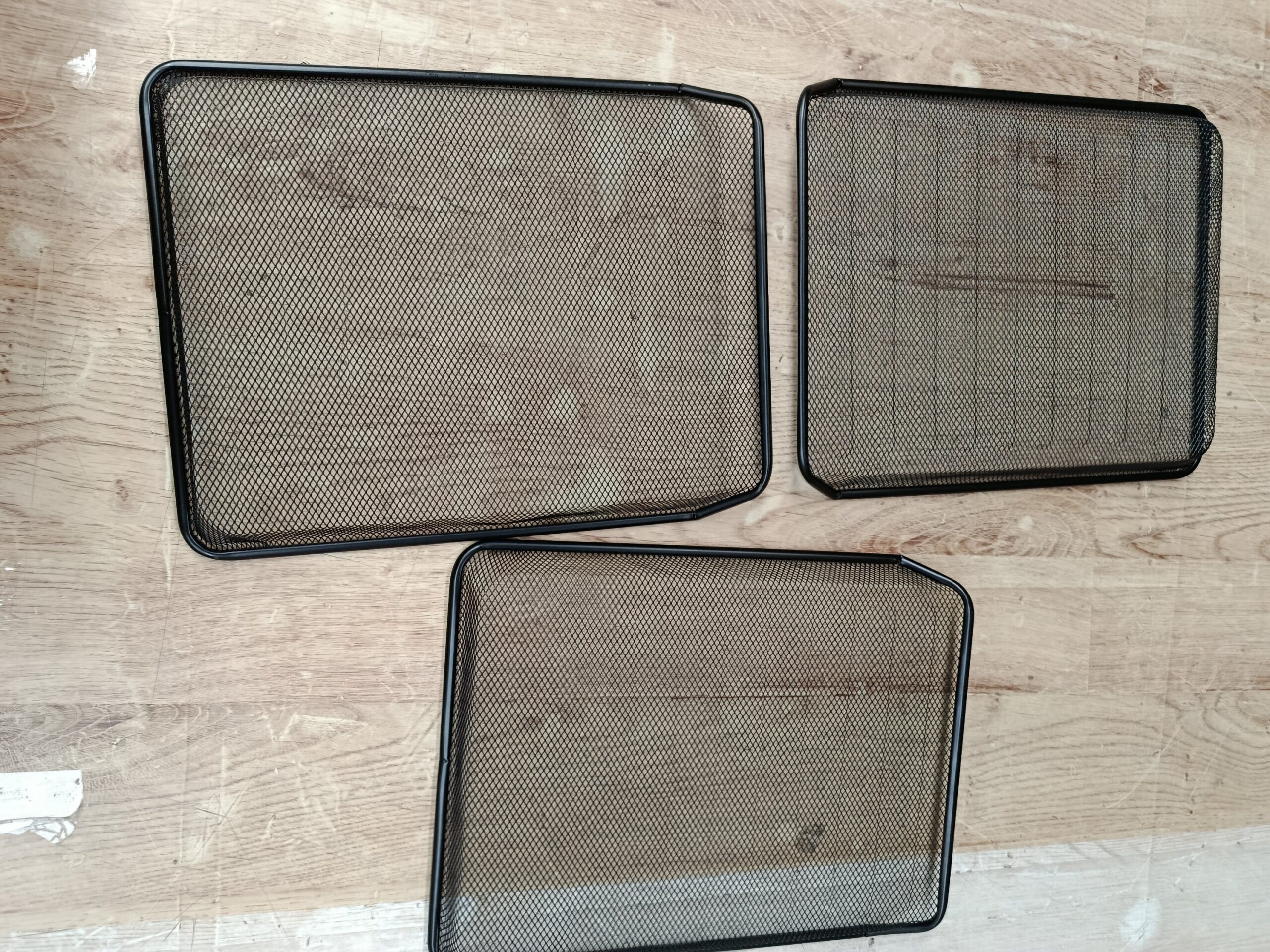 Detectalia 3 Tier Black Metal Mesh - Imagen 4