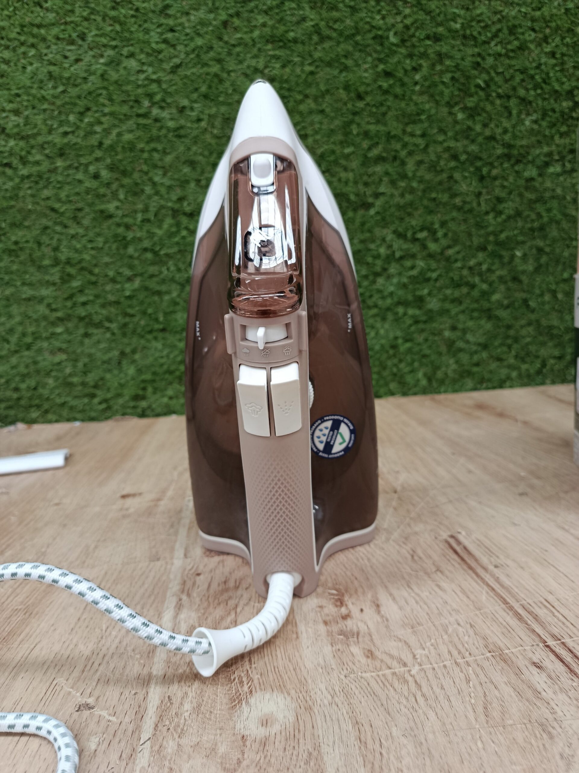 Rowenta Effective+ Steam iron Steam - Imagen 3