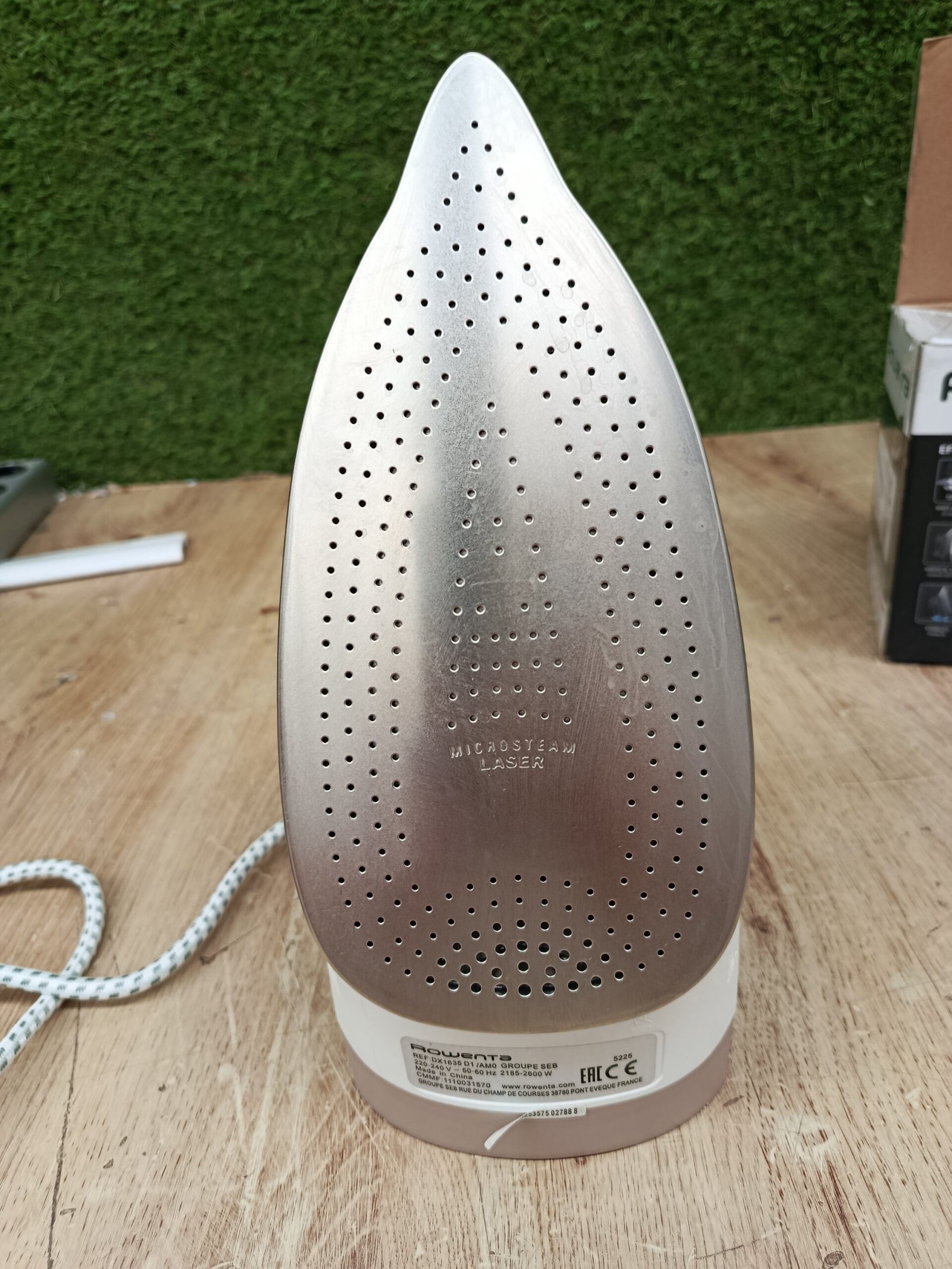Rowenta Effective+ Steam iron Steam - Imagen 5