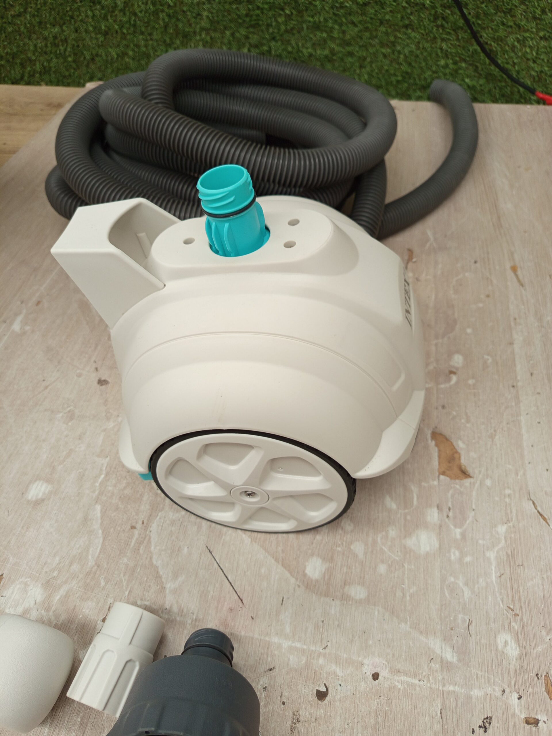 Intex 55251 - Robot limpiafondos Piscina - Imagen 5