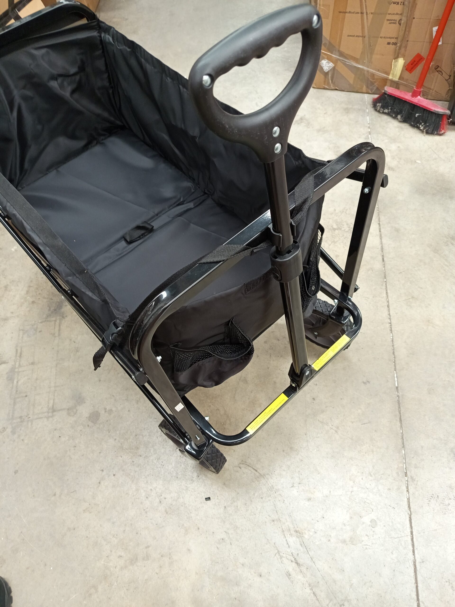 Amazon Basics Carreta plegable para jardín - Imagen 4